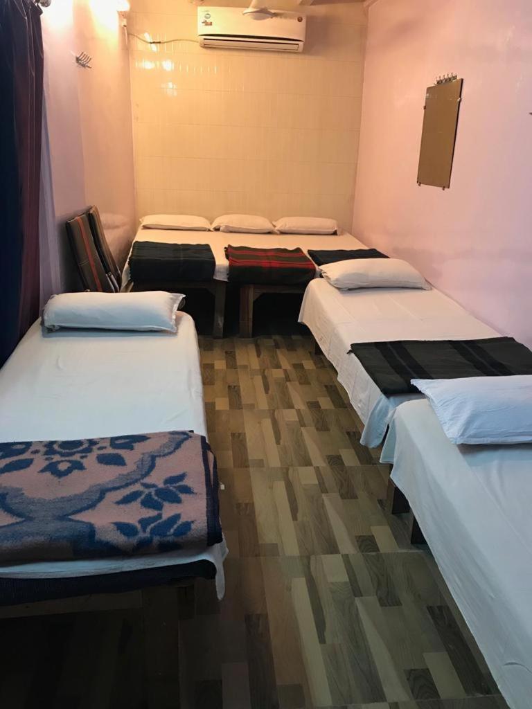 Golden Lodge Βαρανάσι Εξωτερικό φωτογραφία